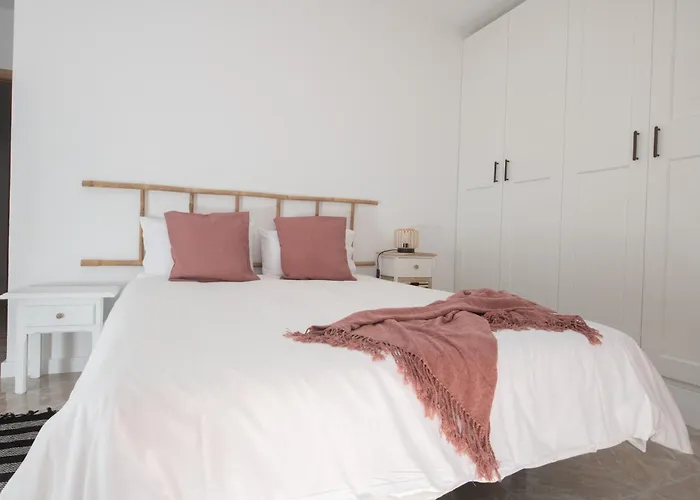 Comfortable Centric Steps From The גראן טאראחל