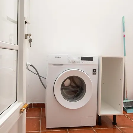 شقة Comfortable Centric Steps From The غران تاراغال