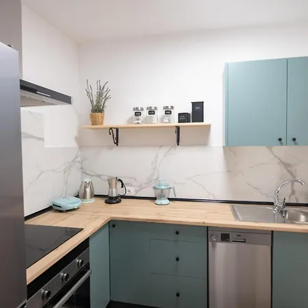 Comfortable Centric Steps From The Daire